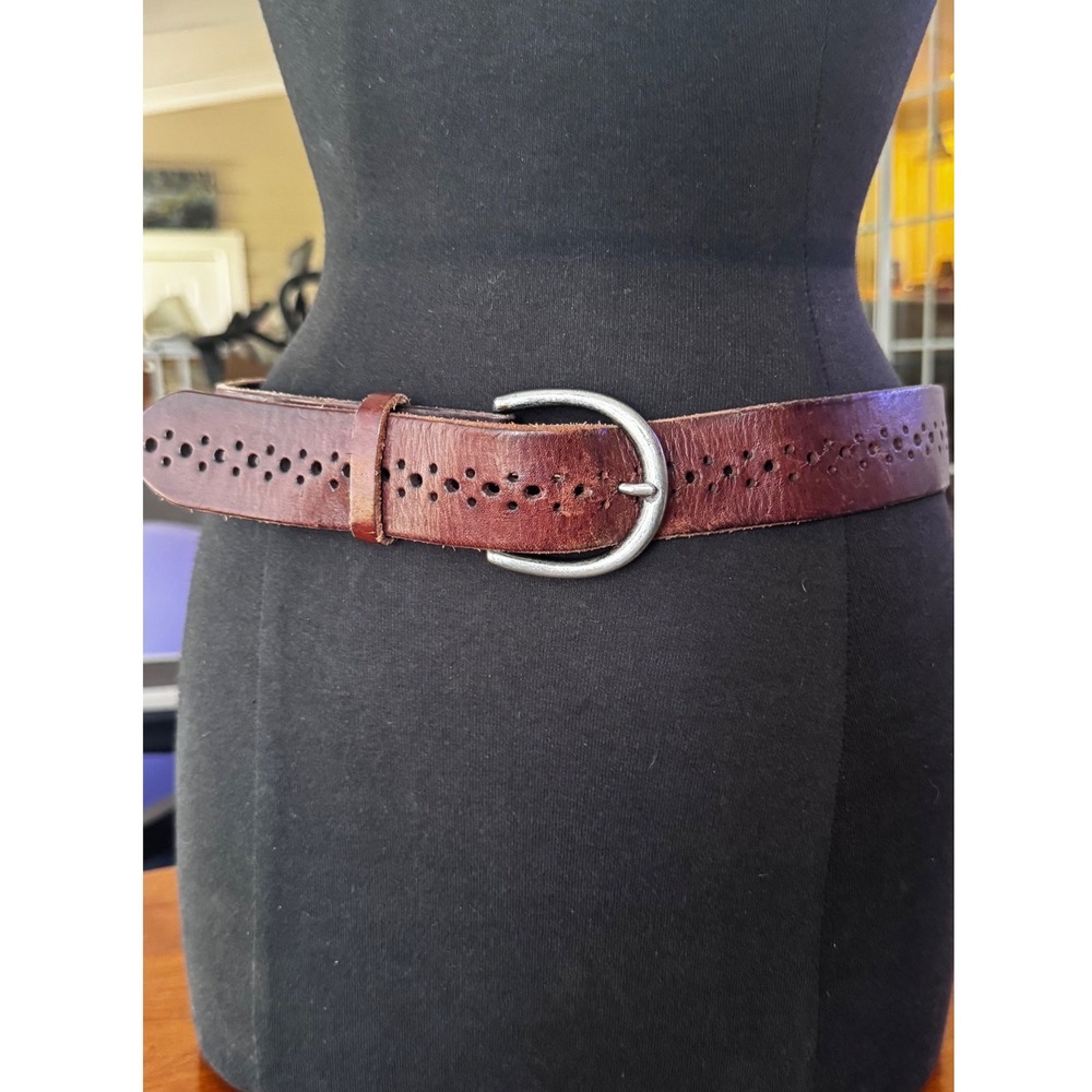 Hollister Brown Y2K Perforated Leather Belt‎ XS Preloved
Silver Horseshoe Buckle